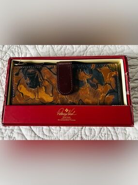 Patricia Nash NAZARI Bifold Leather Wallet Sienna Sunset Print NWT & Card